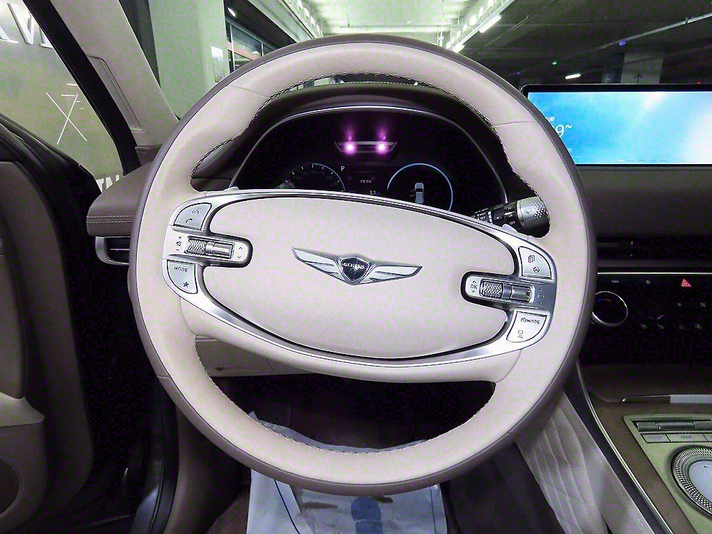 Genesis GV80 - Vista 8