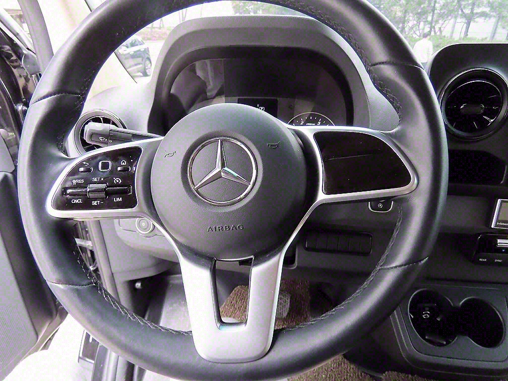 Mercedes Benz Sprinter - Vista 9