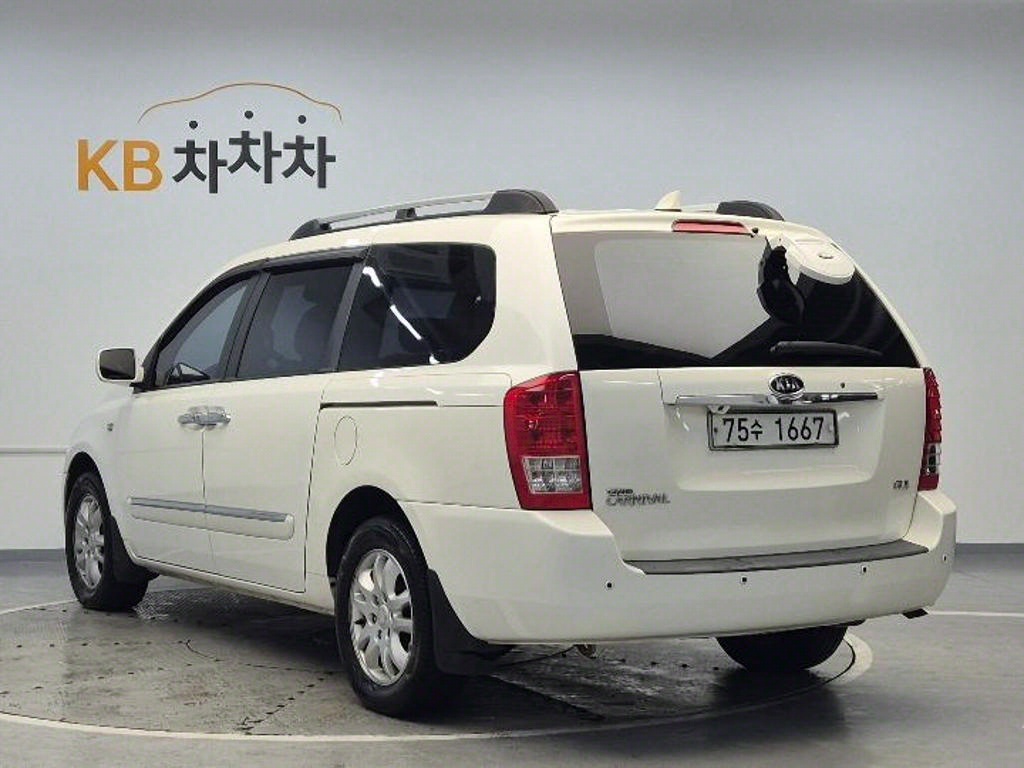 KIA Carnival - Vista 4