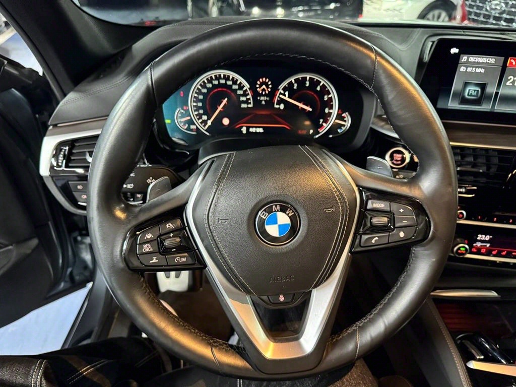 BMW 5 Series 2017 Gris - Importación desde Corea - HF Imports Iquique - Foto 15