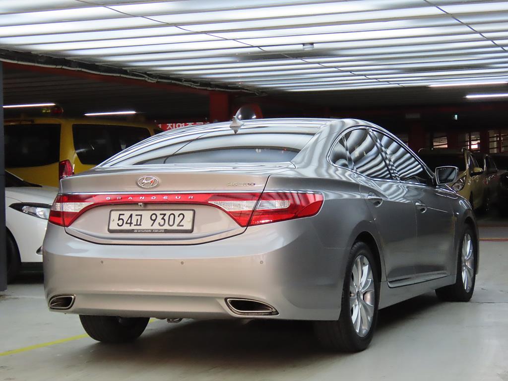HYUNDAI Grandeur - Vista 4