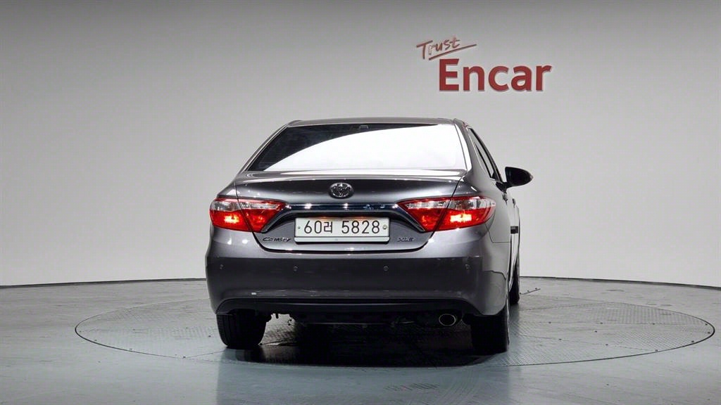 Toyota Camry - Vista 4