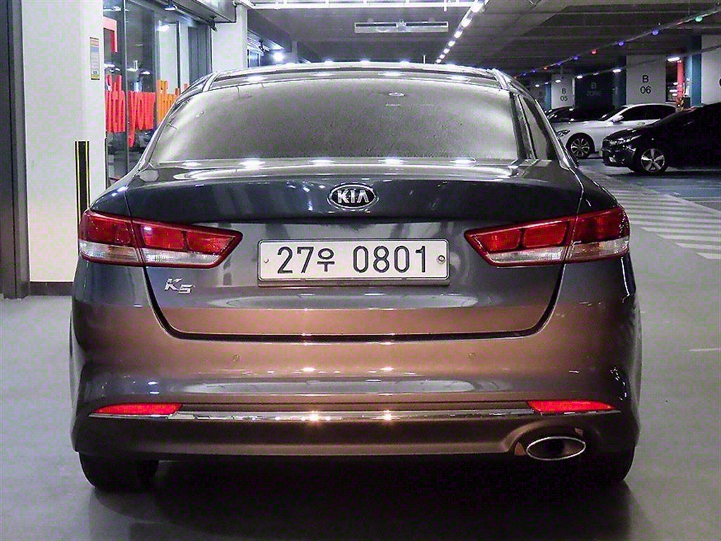KIA K5 - Vista 5