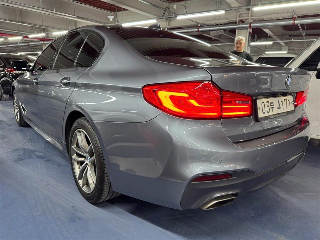 BMW 5 Series - Vista 4