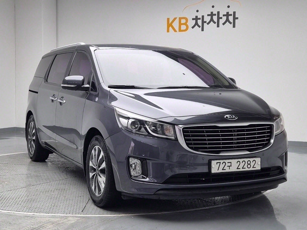 KIA Carnival - Vista 4