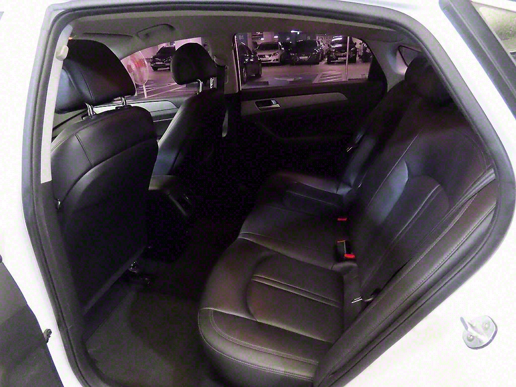 HYUNDAI Sonata - Vista 7