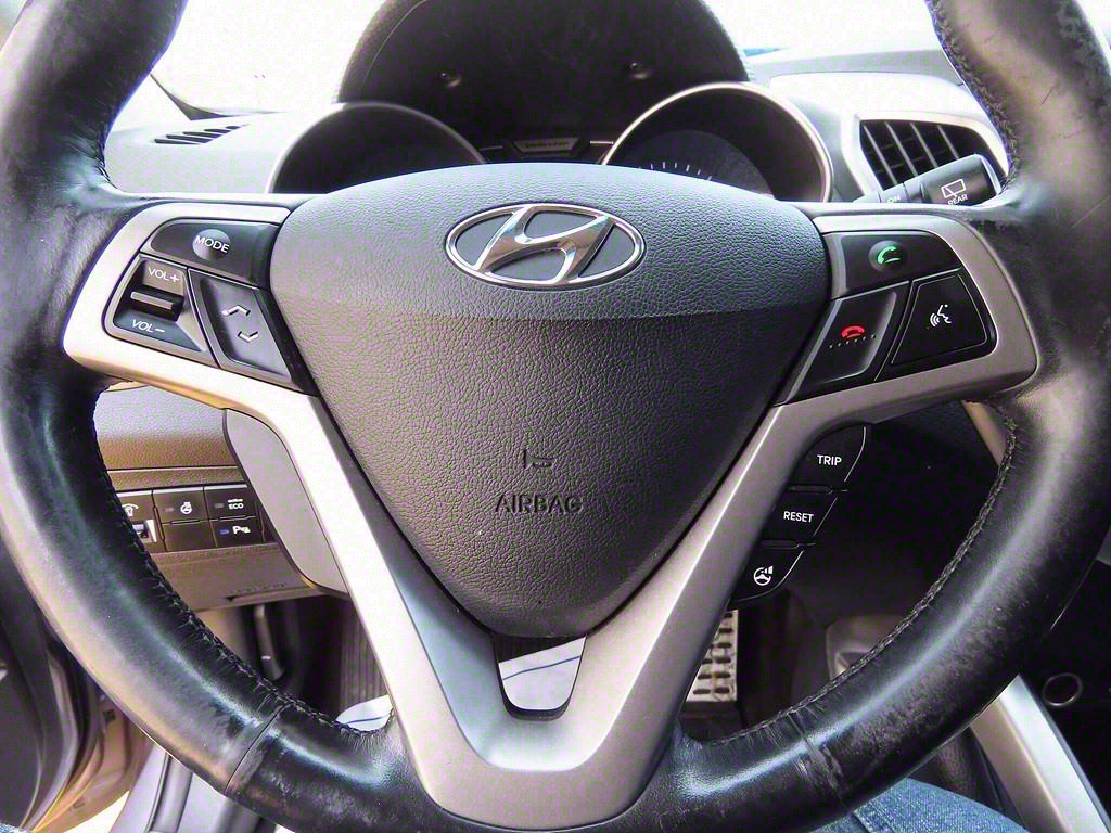 HYUNDAI Veloster - Vista 10