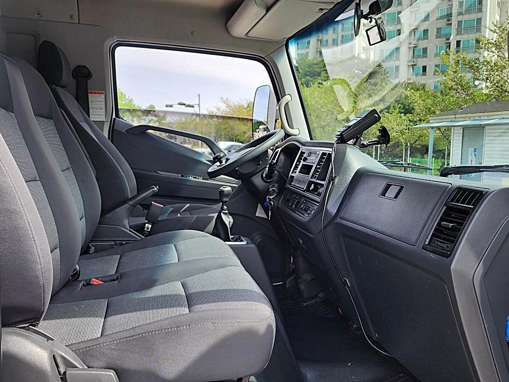 medium and large cargo truck - Vista 10