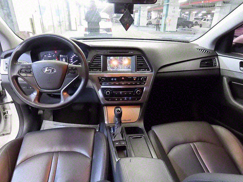 HYUNDAI Sonata - Vista 10
