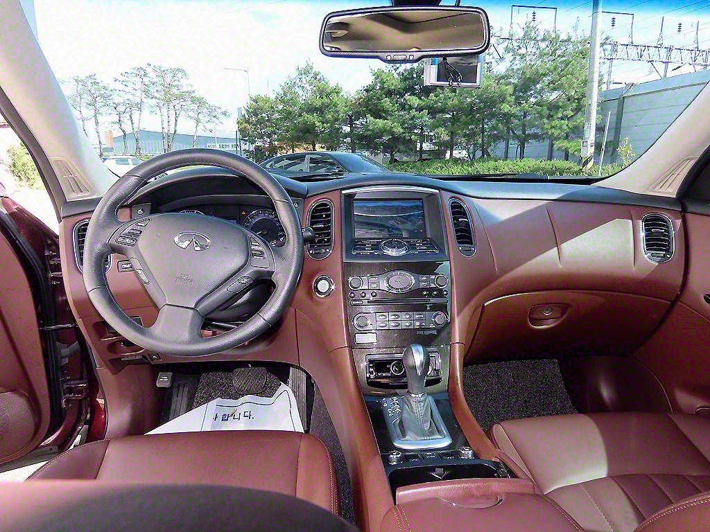 Infiniti QX - Vista 7