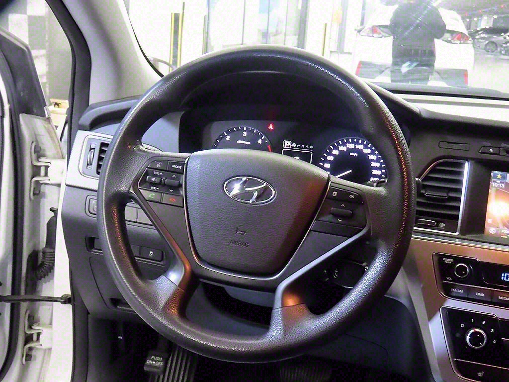 HYUNDAI Sonata - Vista 8
