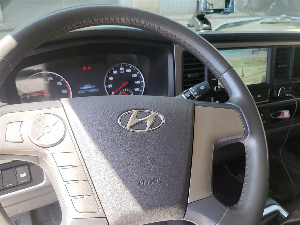 medium and large cargo truck - Vista 8