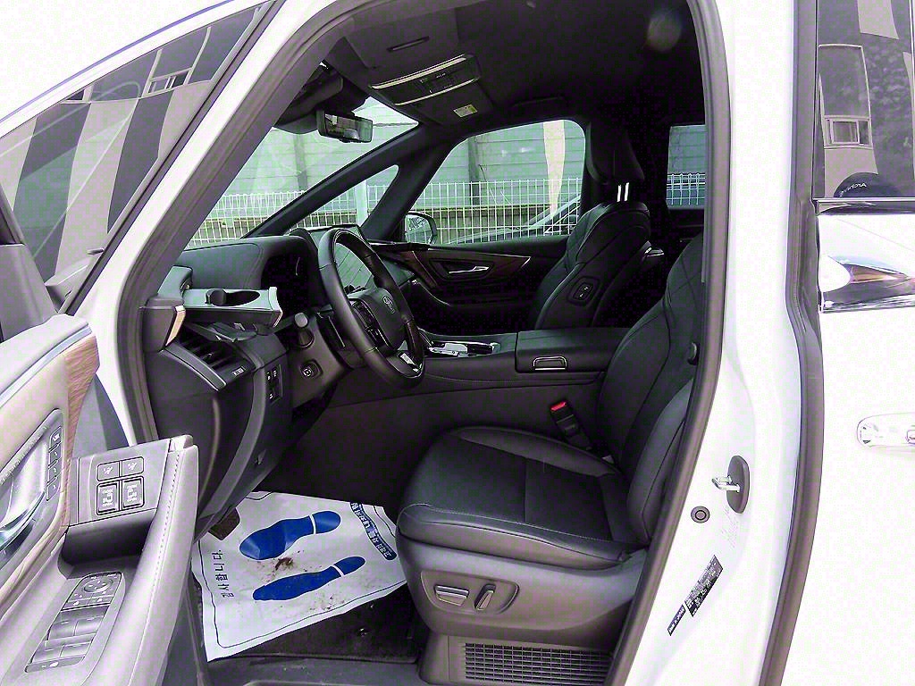 Toyota Alphard - Vista 5