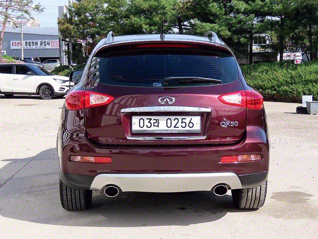 Infiniti QX - Vista 4