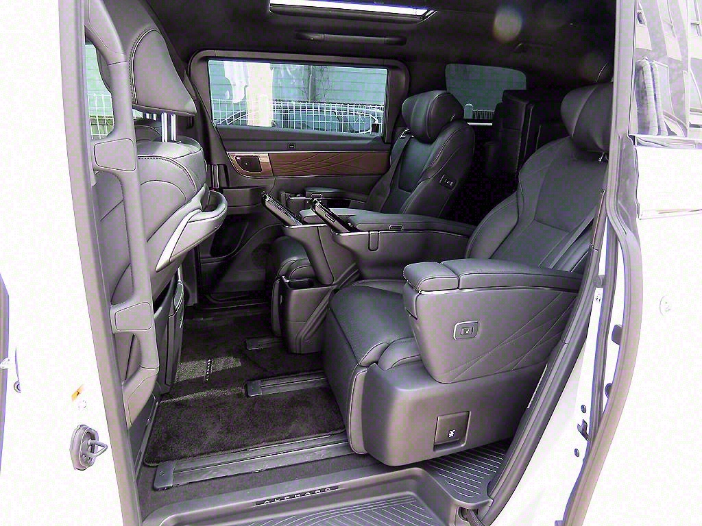 Toyota Alphard - Vista 6
