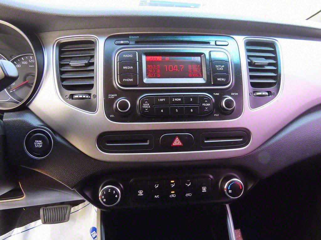 KIA Carens - Vista 9