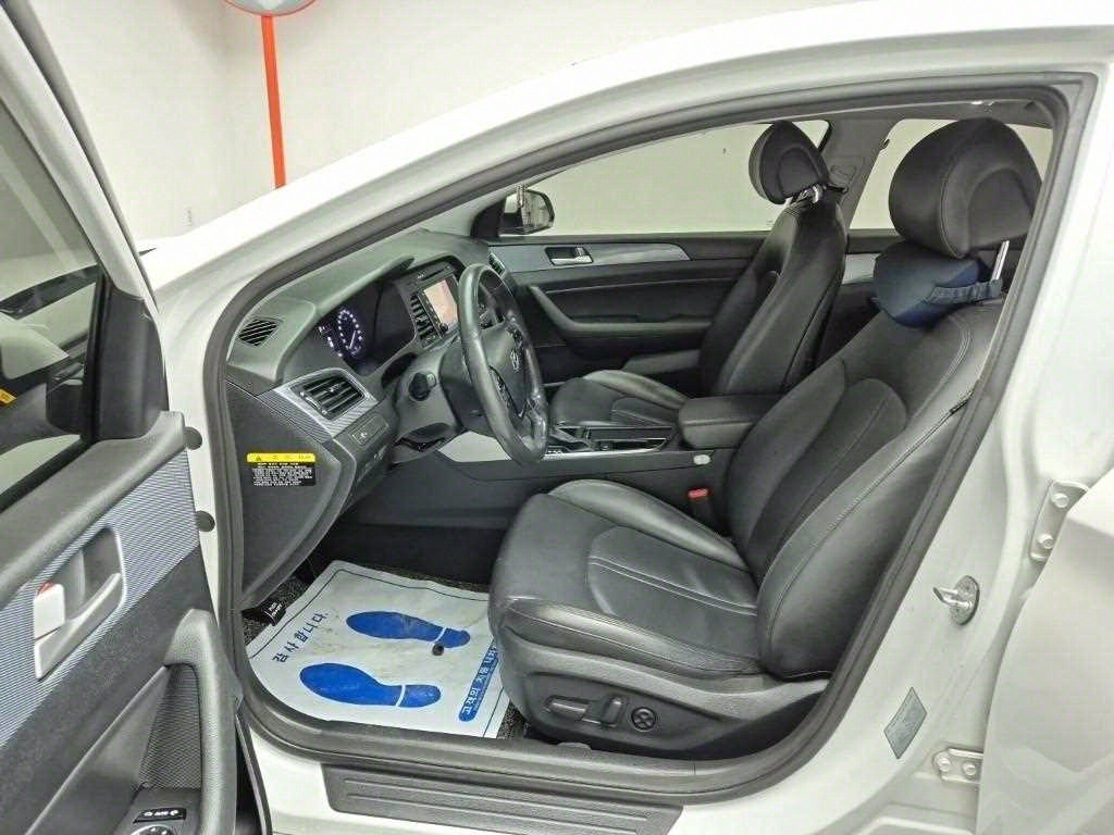 HYUNDAI Sonata - Vista 11