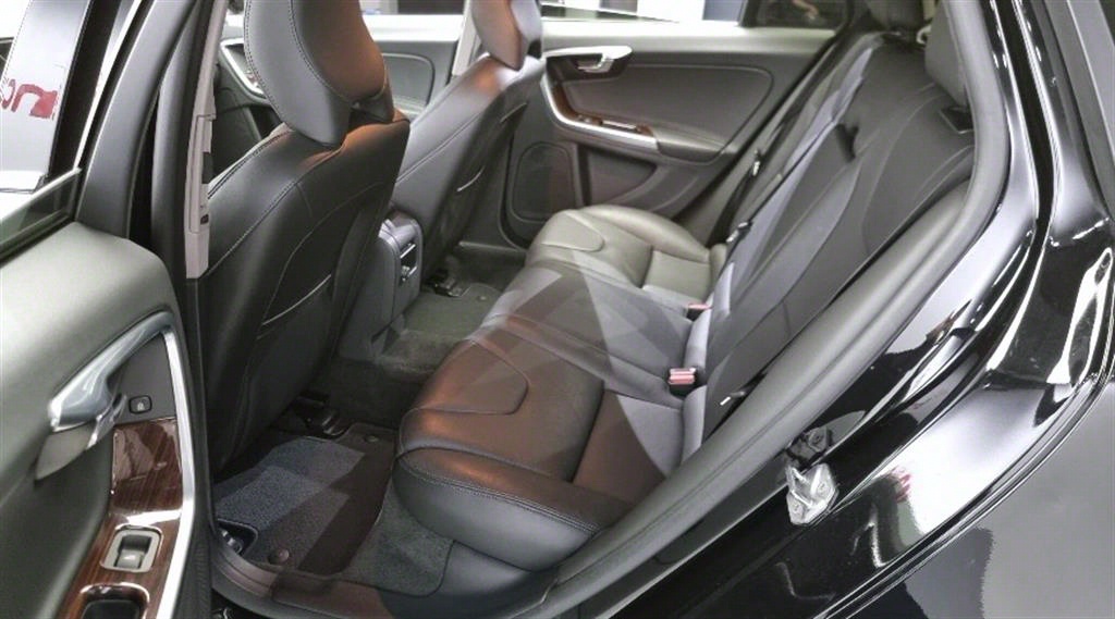 Volvo V60 - Vista 12