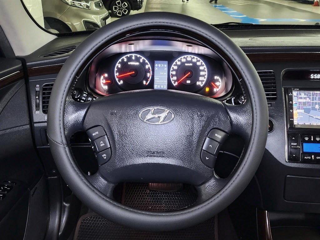 HYUNDAI Grandeur - Vista 11