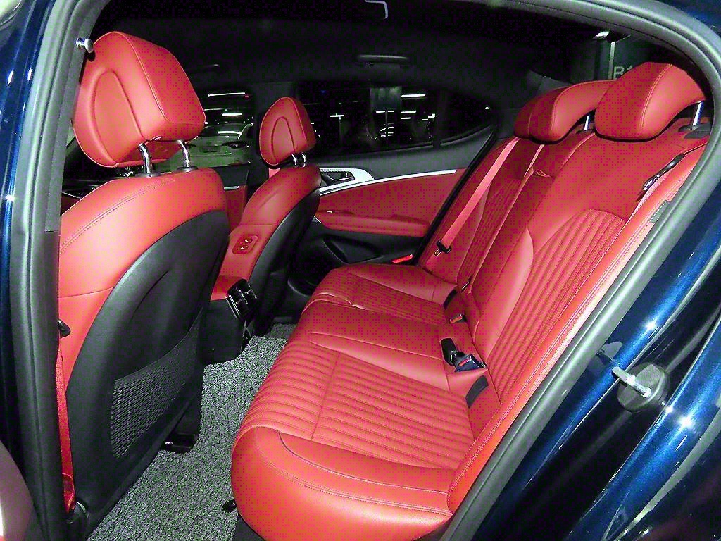 Genesis G70 - Vista 7