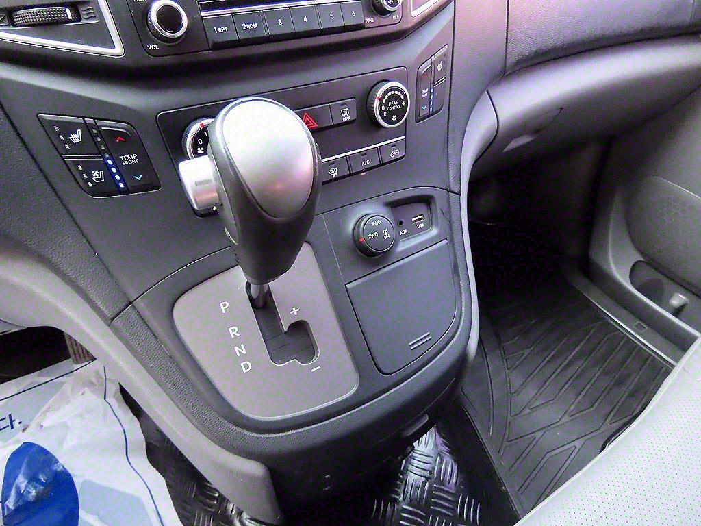 HYUNDAI Starex - Vista 11