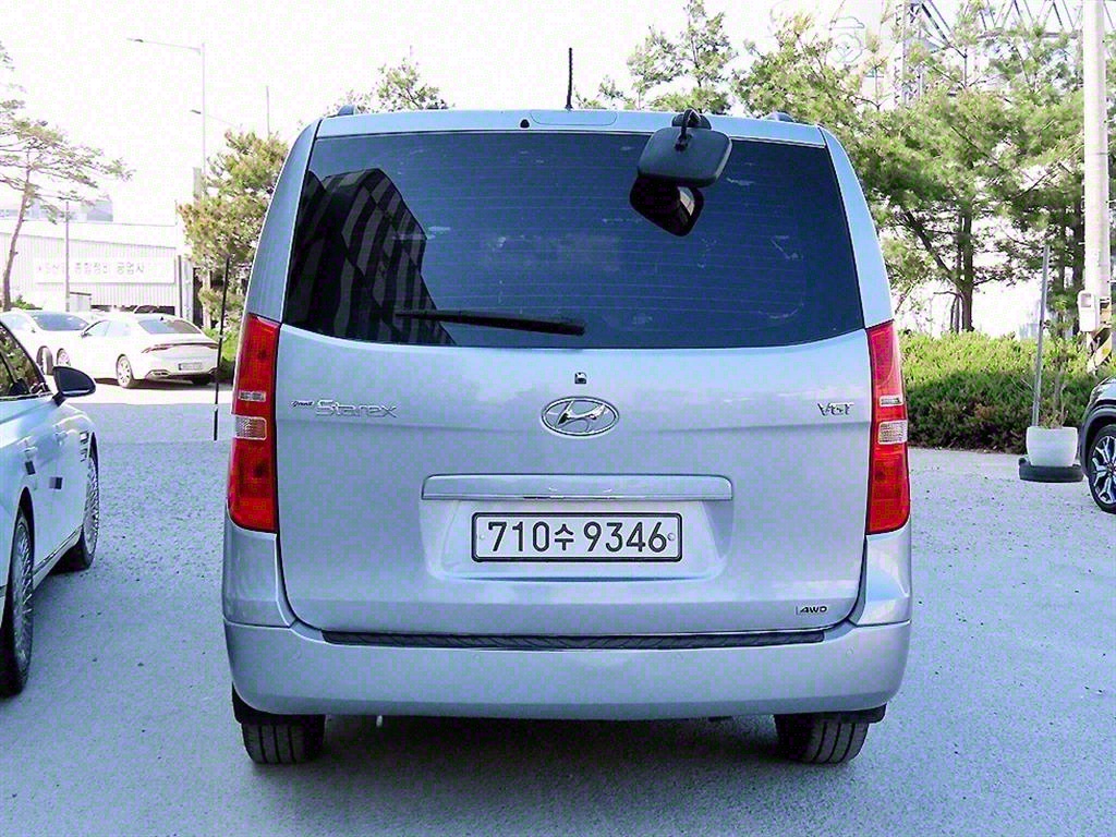 HYUNDAI Starex - Vista 4