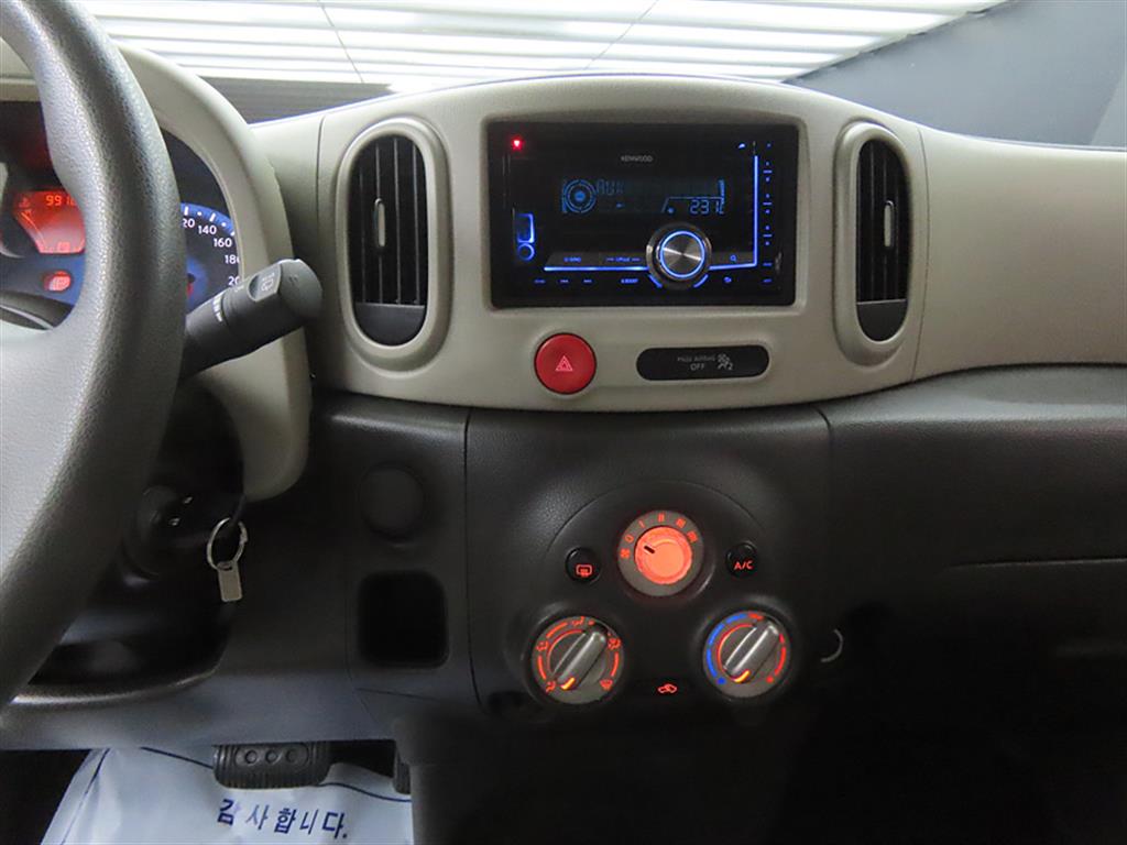 Nissan Cube - Vista 10