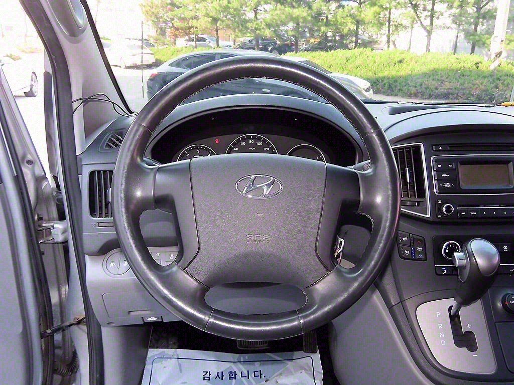 HYUNDAI Starex - Vista 9