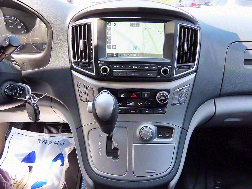 HYUNDAI Starex - Vista 12