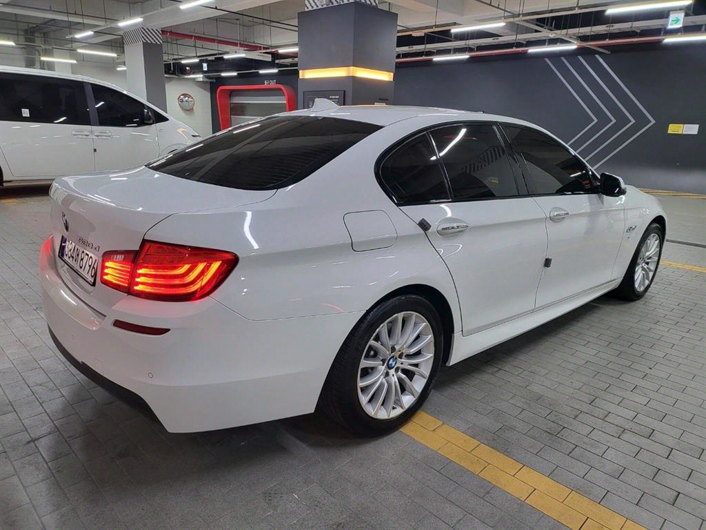 BMW 5 Series - Vista 4