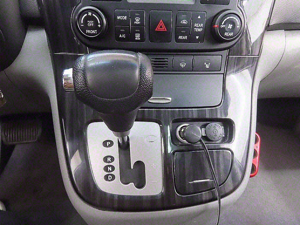 KIA Carnival - Vista 12