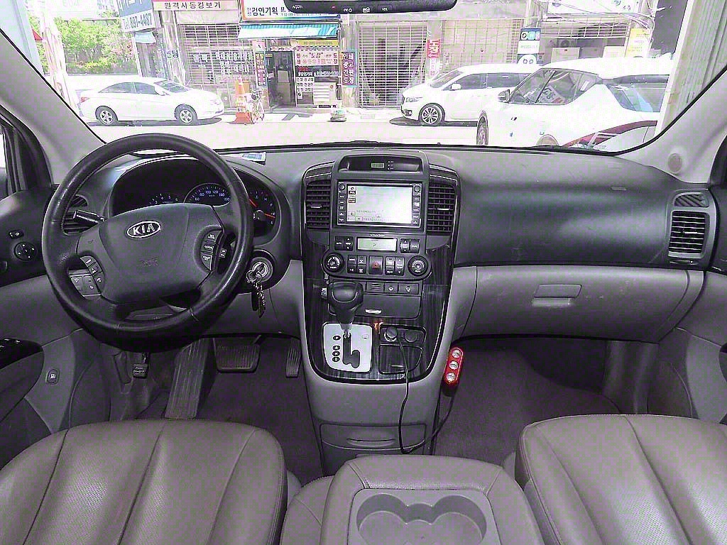 KIA Carnival - Vista 7