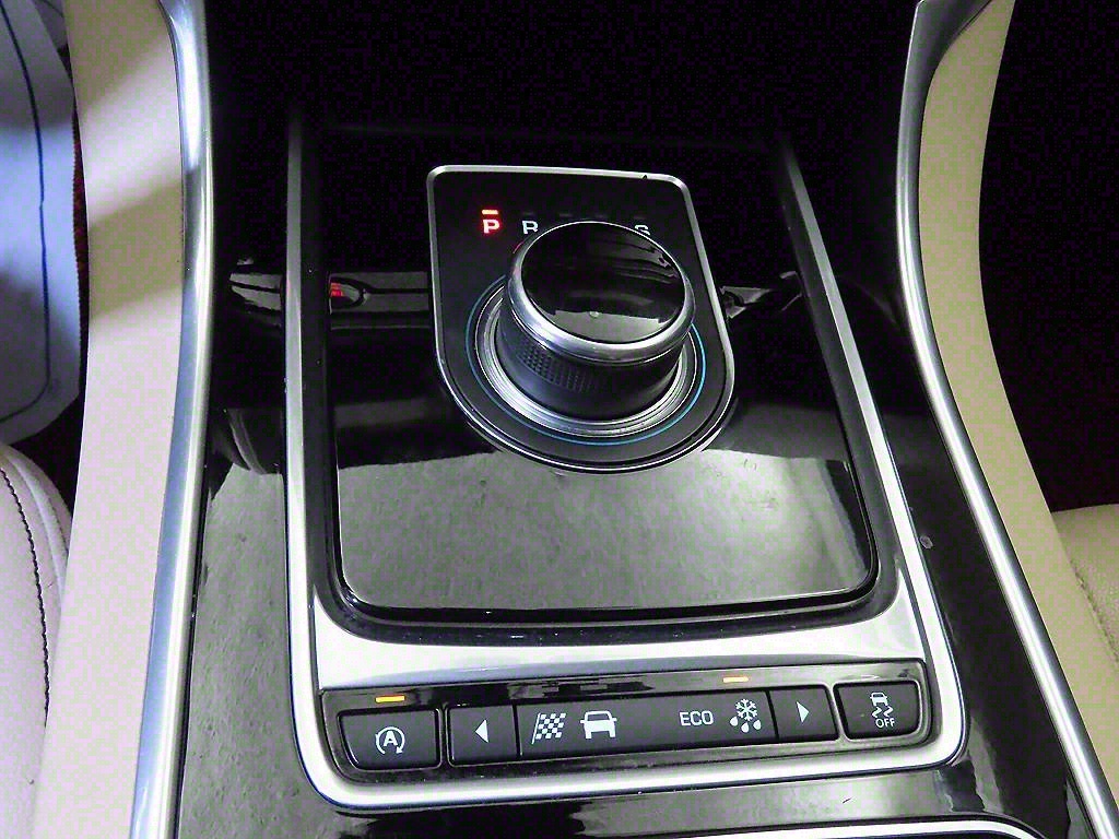 Jaguar XE - Vista 12