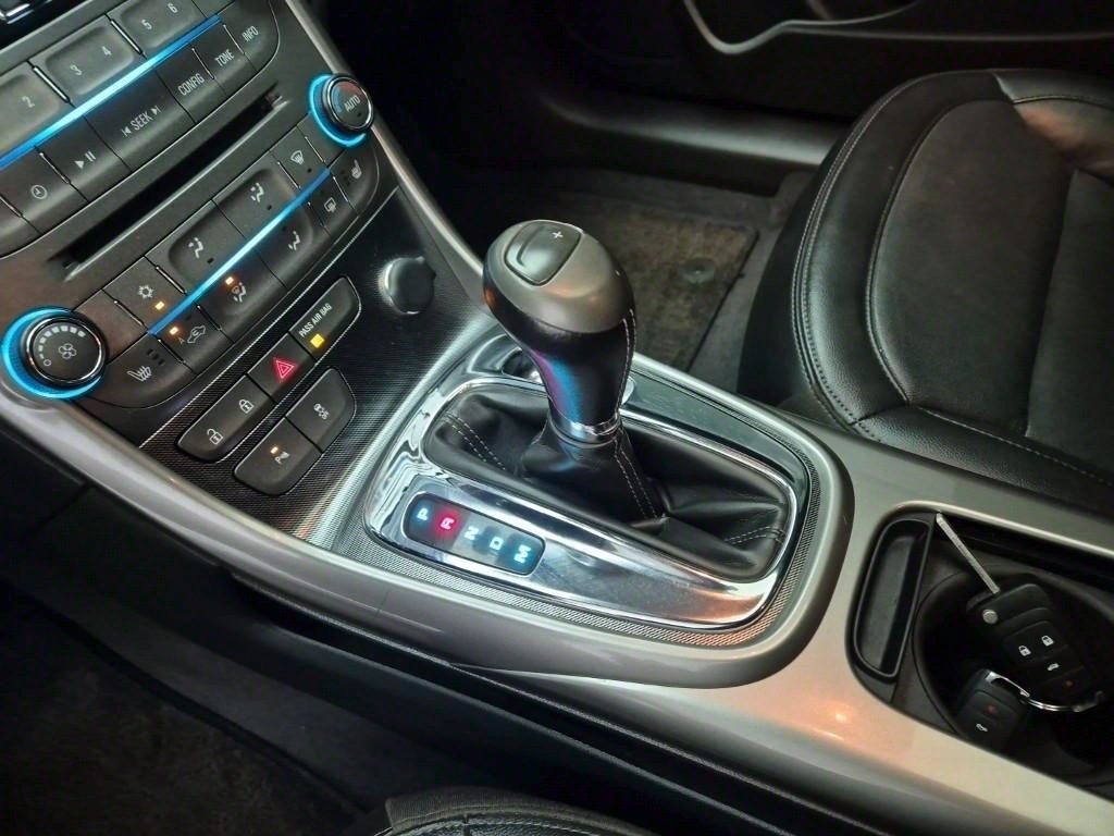 Chevrolet Malibu - Vista 10