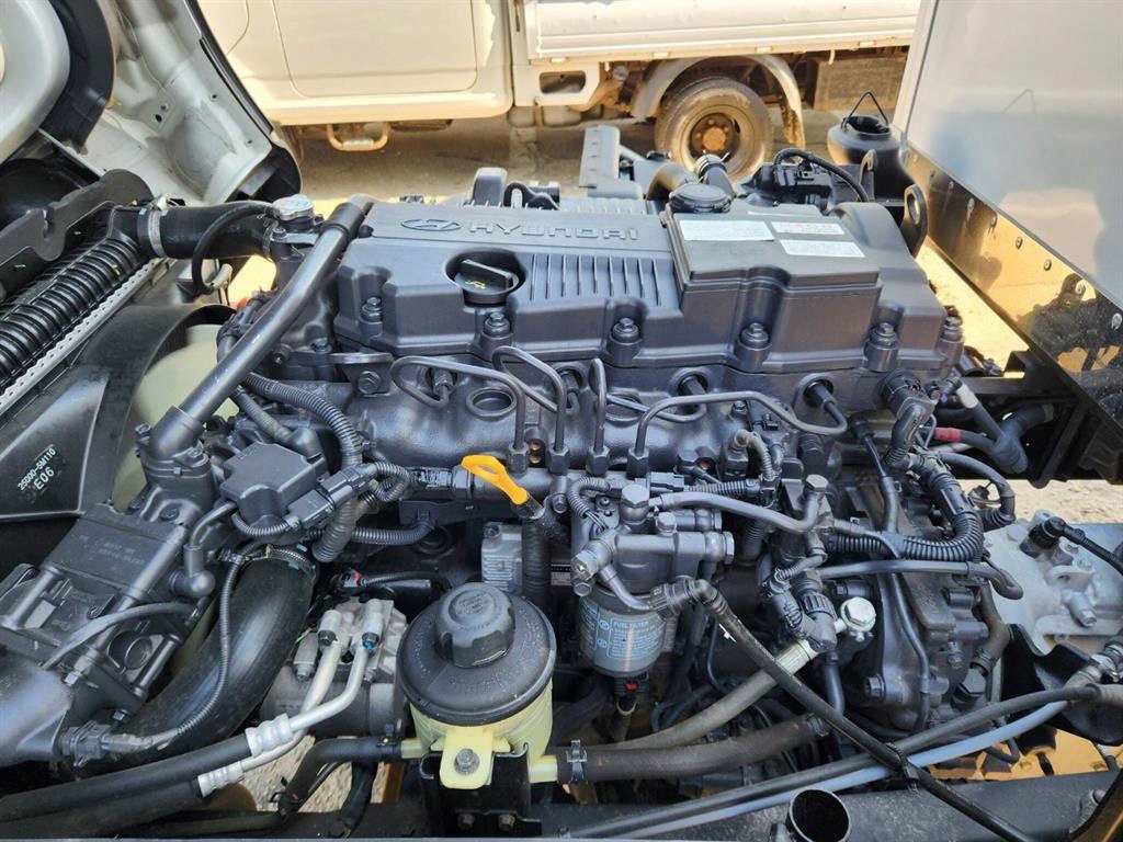 medium and large cargo truck 2023 Blanco - Importación desde Corea - HF Imports Iquique - Foto 16