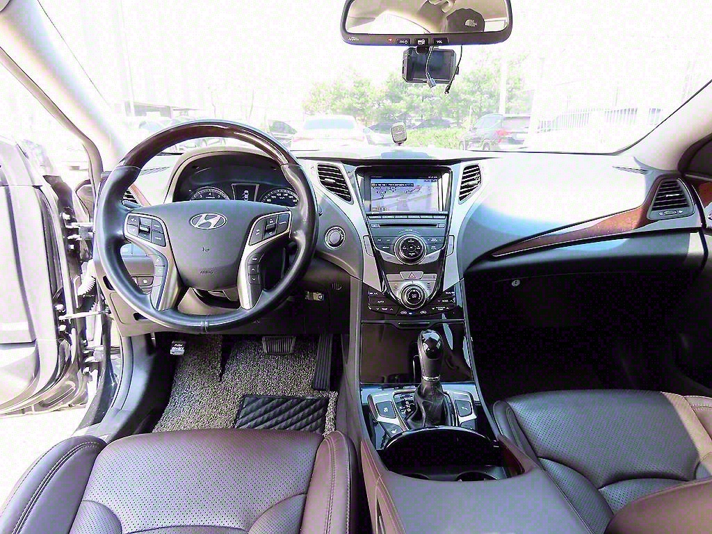 HYUNDAI Grandeur - Vista 7