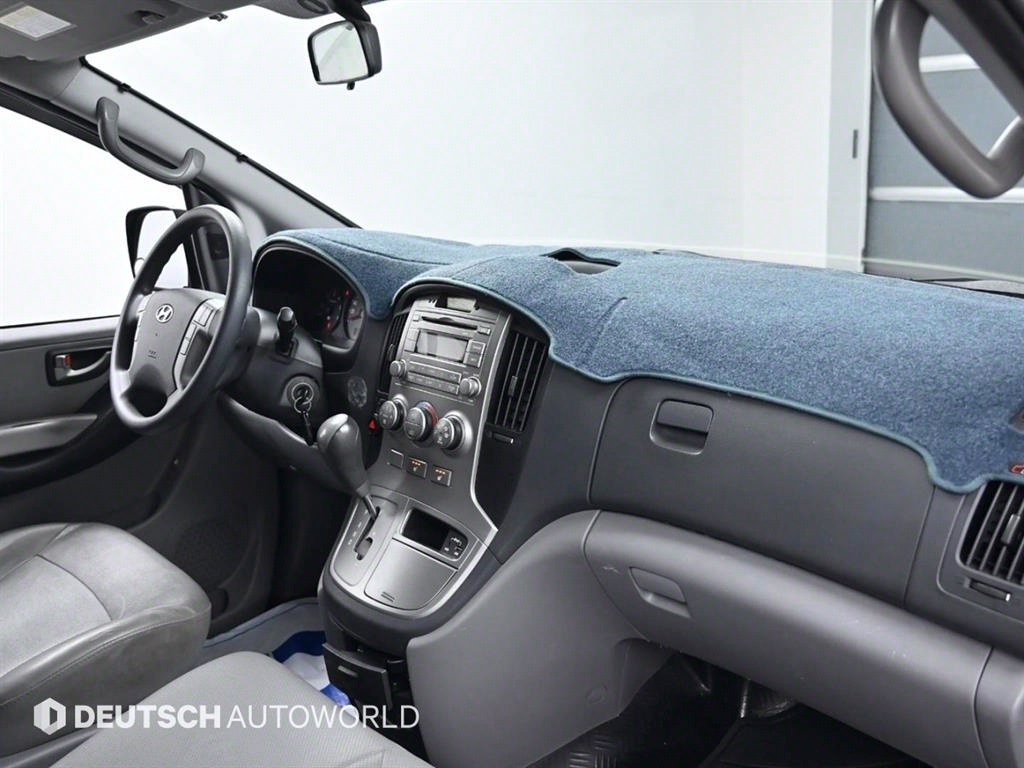 HYUNDAI Starex - Vista 7