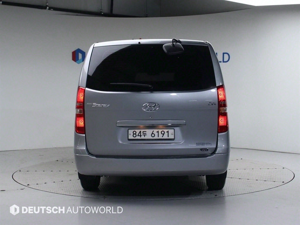 HYUNDAI Starex - Vista 4