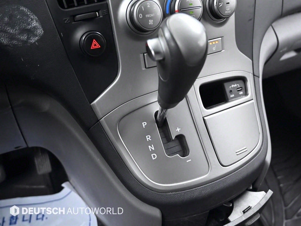 HYUNDAI Starex - Vista 9