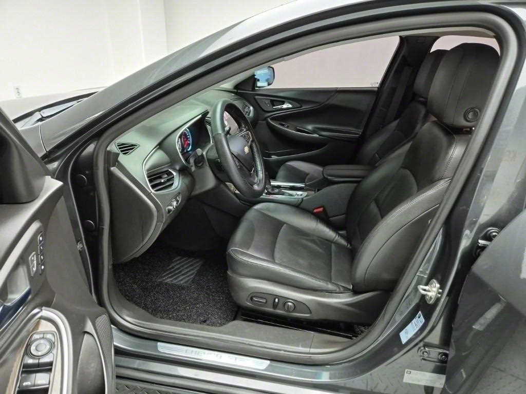 Chevrolet Malibu - Vista 11