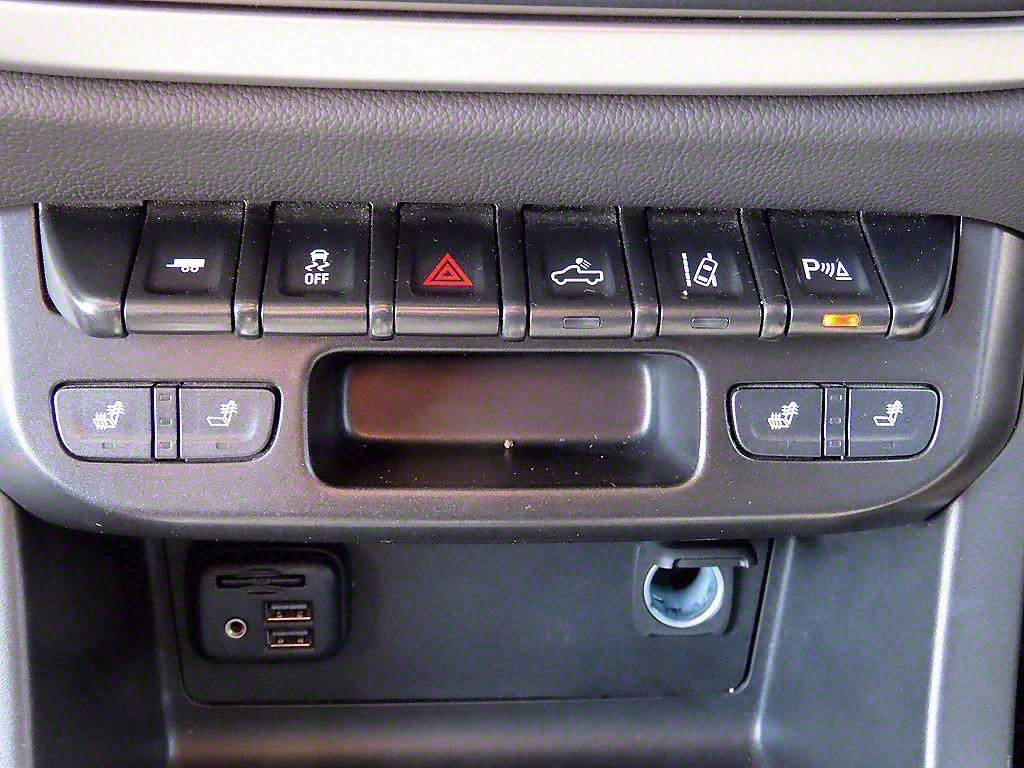 Chevrolet ?Colorado 2021 Negro - Importación desde Corea - HF Imports Iquique - Foto 13