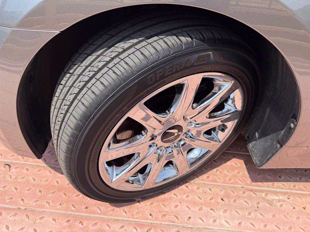 HYUNDAI Equus - Vista 8