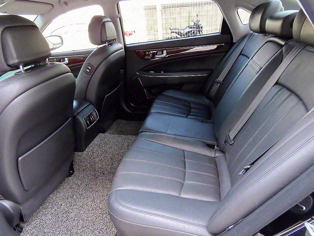 HYUNDAI Equus - Vista 6