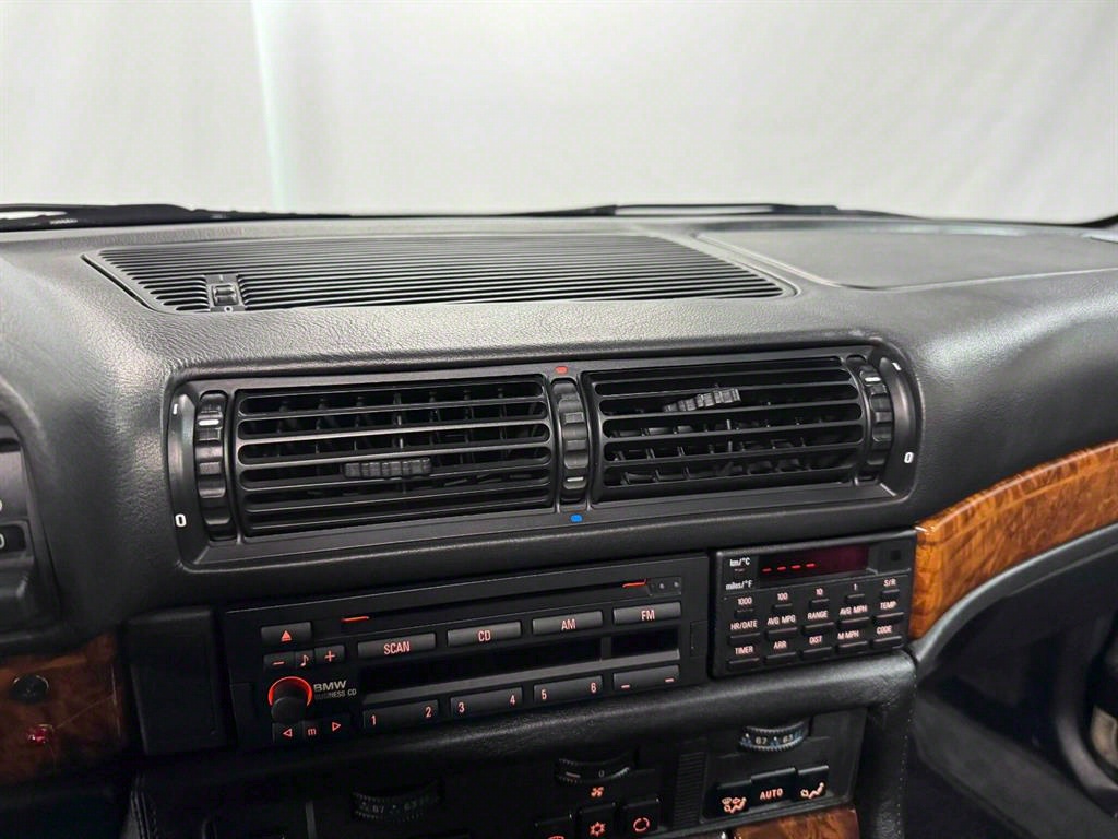 BMW 7 Series - Vista 11