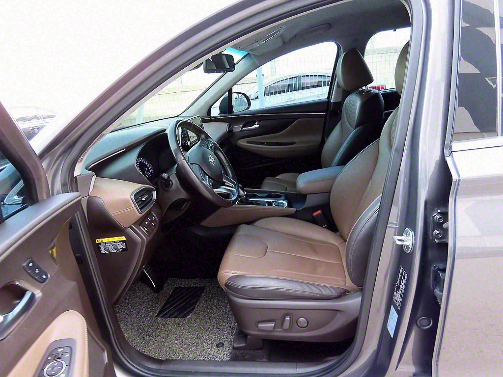 HYUNDAI Santa Fe - Vista 5