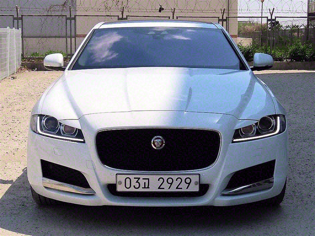 Jaguar XF