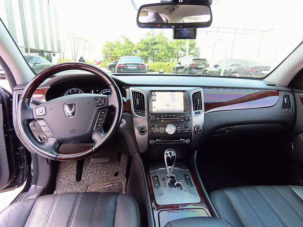 HYUNDAI Equus - Vista 7