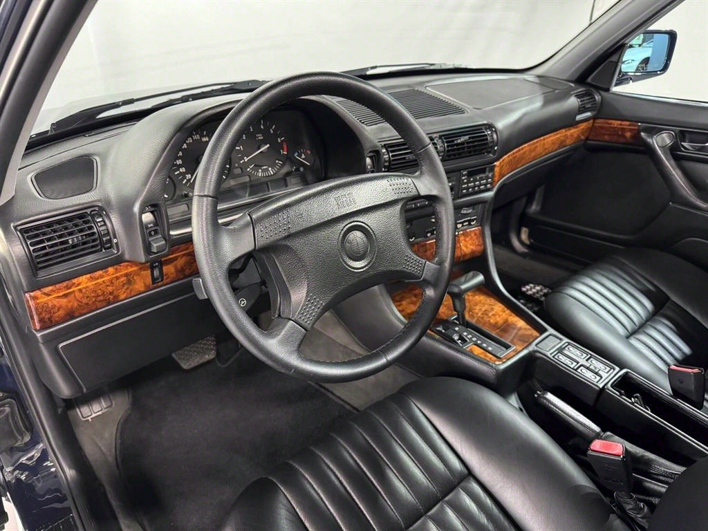 BMW 7 Series - Vista 8