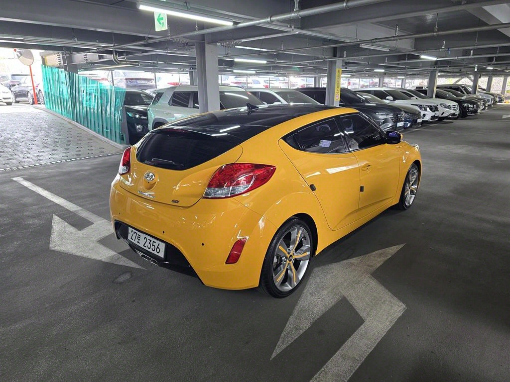 HYUNDAI Veloster - Vista 4