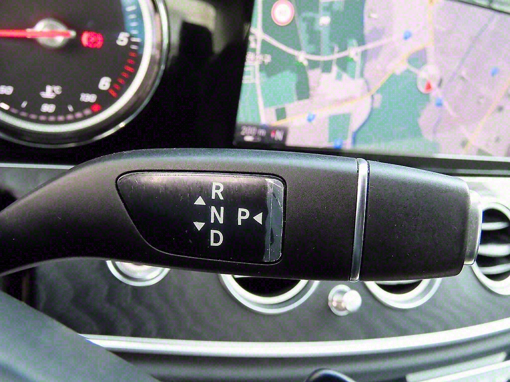 Mercedes Benz E class - Vista 11